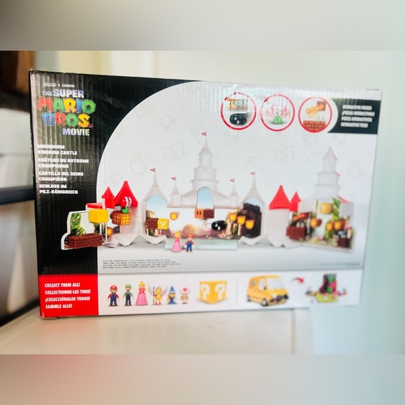 Super Mario Bros Mushroom Kingdom Castle Playset w/ Mini Mario and Peach Figure - Picture 5 of 5